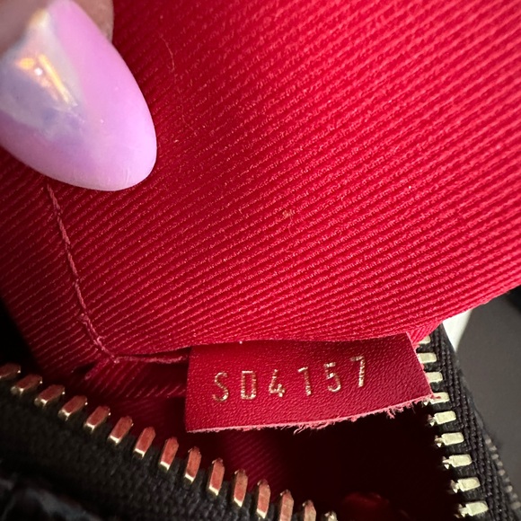 Louis Vuitton Damier Ebene South Bank Besace - Picture 10 of 16